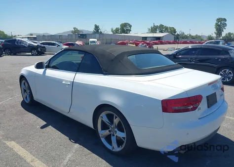 2010 Audi A5 Premium Plus z USA, uszkodzony, nr VIN WAUJFAFH7AN014050